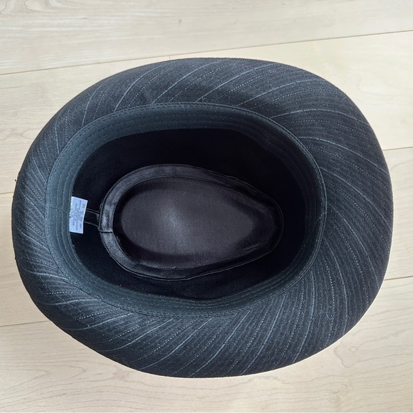Classic fedora-style men’s hat in black with grey pinstripes - Picture 5 of 6